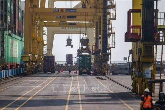 印度尼西亚中爪哇省三宝垄港。图自越通社