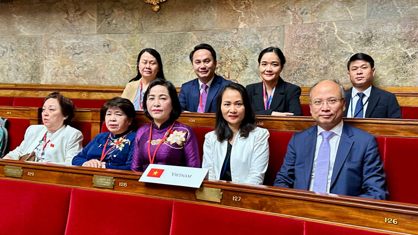越南国会副主席阮氏清率领的越南代表团出席法语国家议会大会（APF）第50次会议。图自越通社