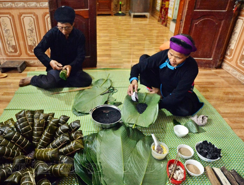 黑粽子——北河岱依族人的美食精华。图自越南画报