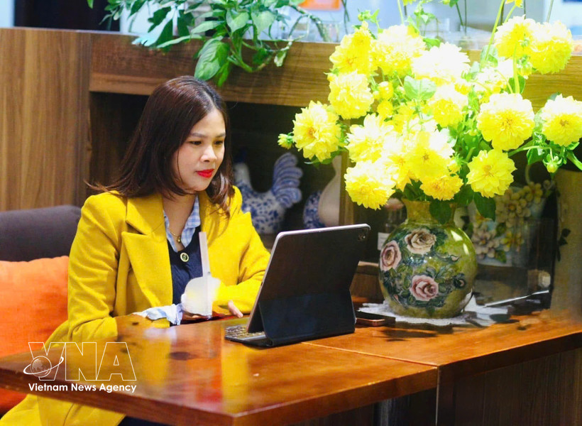 越南社会科学翰林院语言学研究所的博士阮氏江。图自越通社