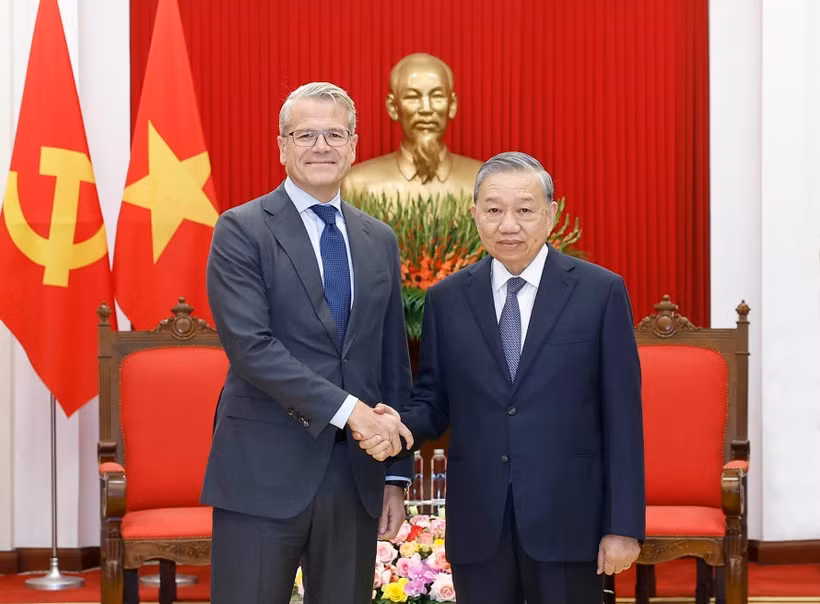 苏林总书记会见丹麦A.P.穆勒-马士基集团首席执行官柯文胜。图自越通社