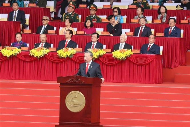 越南共产党中央委员会总书记苏林在南方解放、国家统一50周年国家级庆典活动上发表讲话。图自越通社