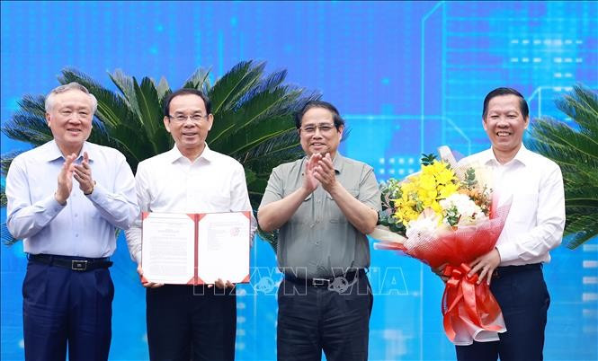 政府总理范明政出席胡志明市规划公布仪式。图自越通社