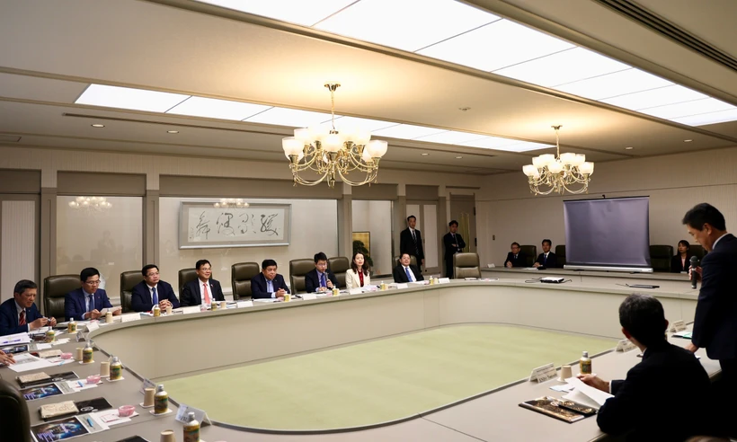阮志勇副总理会见名古屋市长广泽一郎。图自越通社