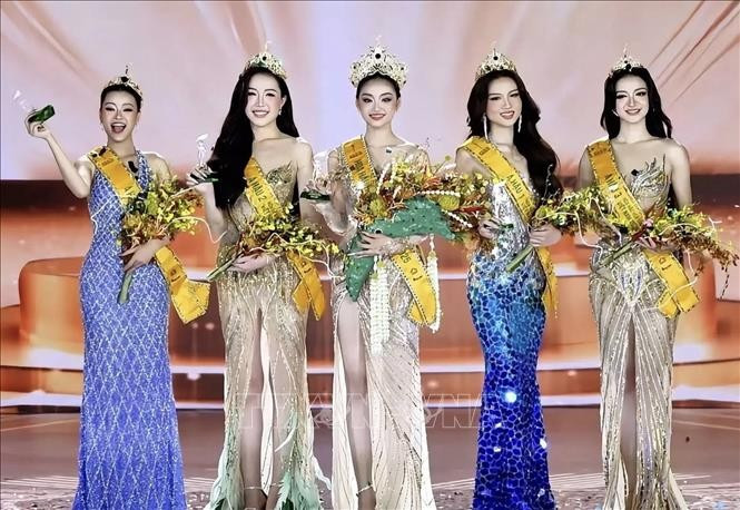2025年越南和平小姐前五名。图自越通社