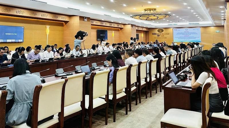 座谈会全景。图自越通社