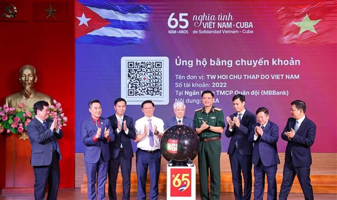 主题为“越南-古巴情谊65周年”的“支持古巴人民行动”启动仪式。图自越通社