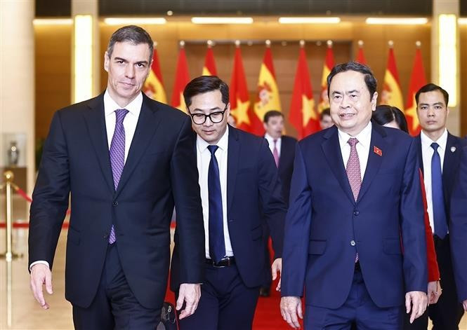 越南国会主席陈青敏会见西班牙首相桑切斯。图自越通社