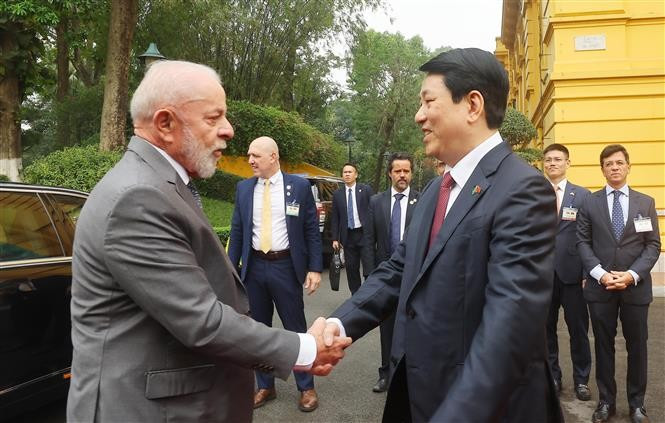 越南国家主席梁强举行仪式 欢迎巴西总统访问越南。图自越通社