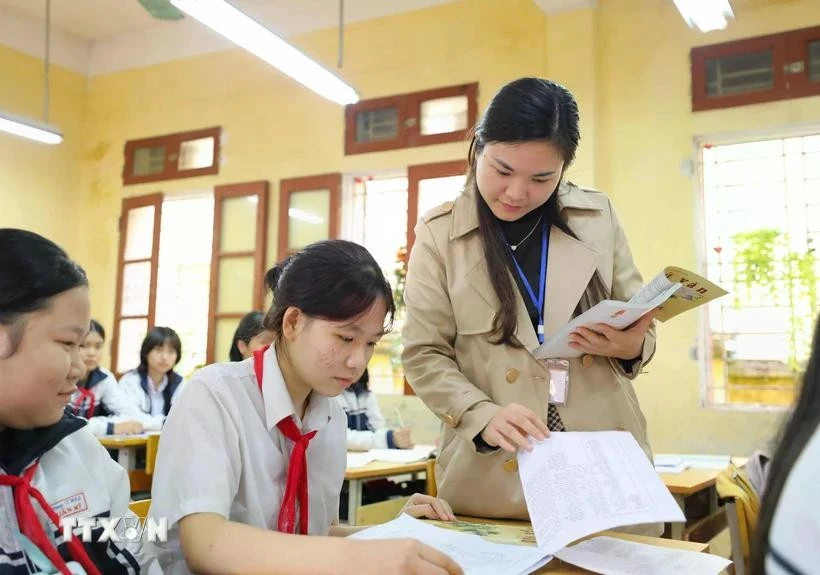 将教师工资列为行最高等级是越南一项突破性举措。图自越通社