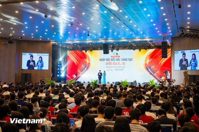 以“全民创新——国家发展的动力”为主题的国家创新日活动响应仪式现场。图自vietnam+