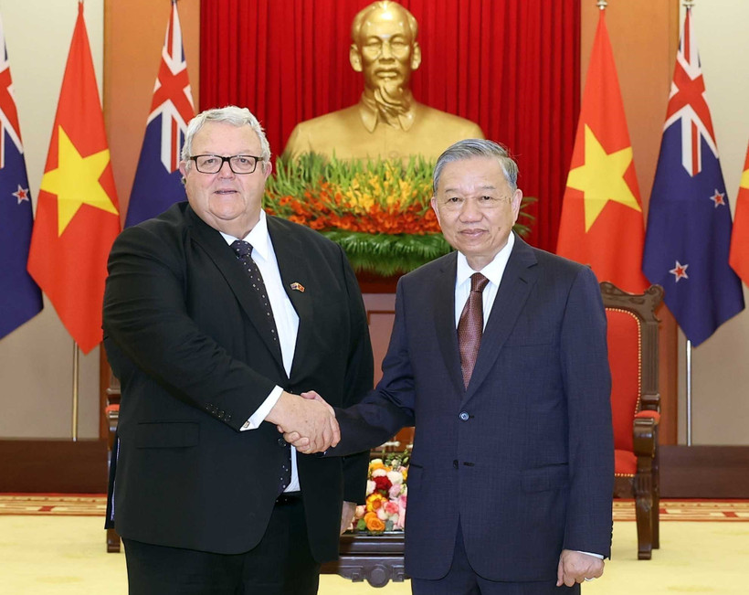 越共中央总书记苏林会见新西兰议会议长格里·布朗利。图自越通社