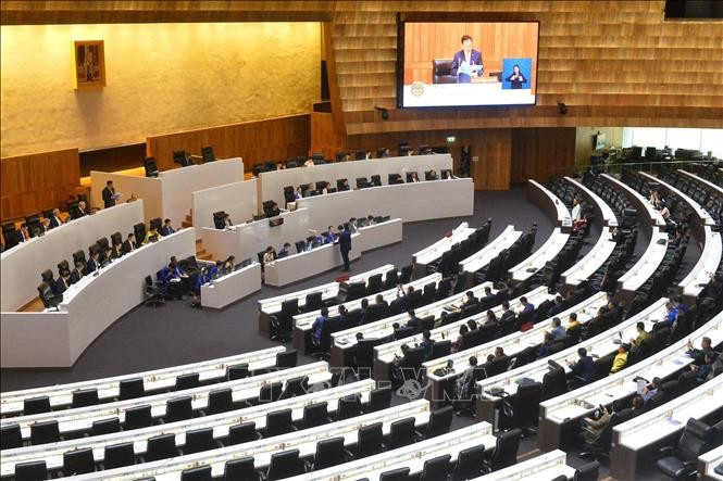 资料图：9月29日，在泰国首都曼谷，泰国总理阿努廷在出席国会会议时宣读施政方针。图自越通社