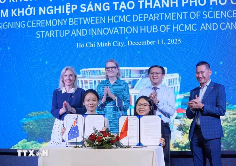 胡志明市科技局与世界领先的澳大利亚在线设计平台Canva签署了战略合作协议。图自越通社