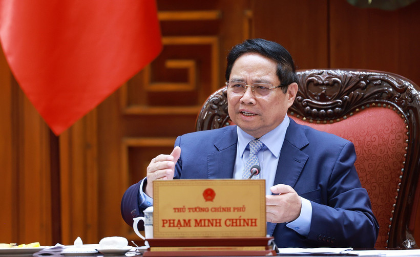 越南政府总理范明政在会议上发言。图自越通社