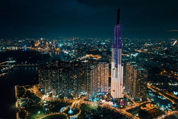 在越南南方解放、国家统一50年之后，如今的胡志明市已取得了飞跃式发展。图自越通社