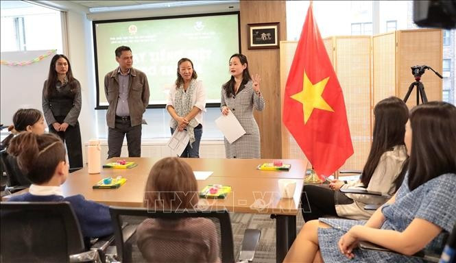 3月22日，越南常驻联合国代表团与美国哥伦比亚大学越南语项目联合举办了免费越南语培训班开班仪式。图自越通社