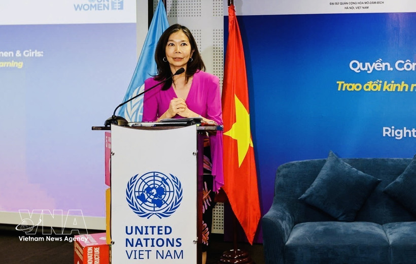 联合国常驻越南协调员宝琳·塔梅西斯发表讲话。图自越通社