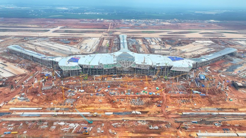 隆城国际机场。图自越通社