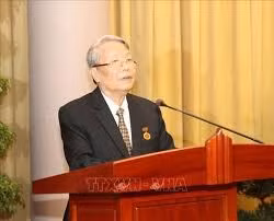 附图：原国家主席陈德良。图自越通社