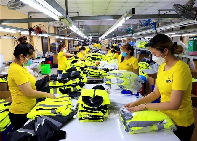 越南鞋类产品和服装出口瞄准目标市场。图自越通社