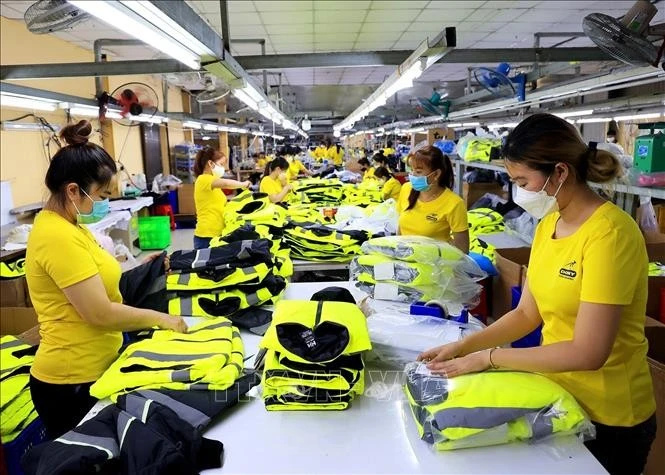 越南鞋类产品和服装出口瞄准目标市场。图自越通社