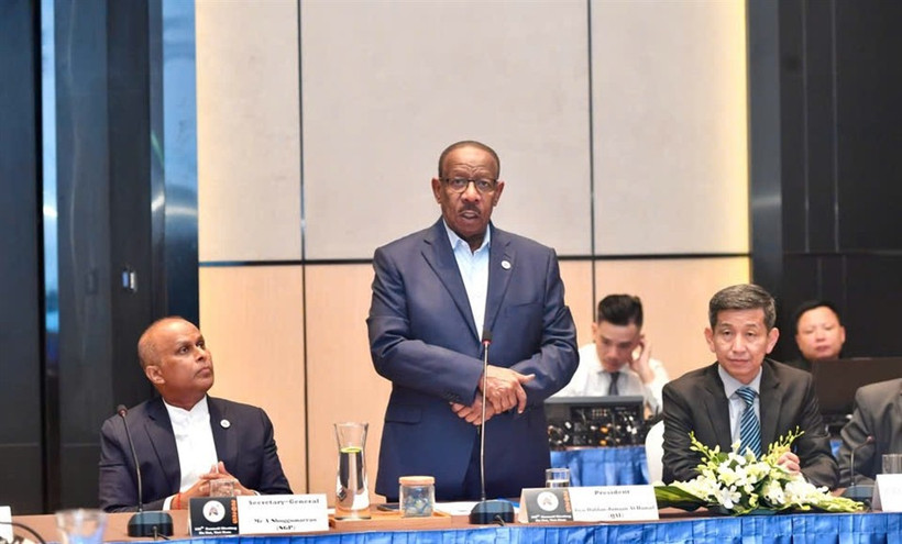 亚洲田径联合会主席达赫兰·朱曼·哈马德发言。图自越通社