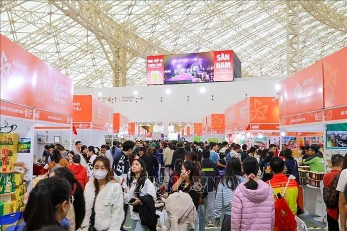 2025年首届秋季博览会展位。图自越通社