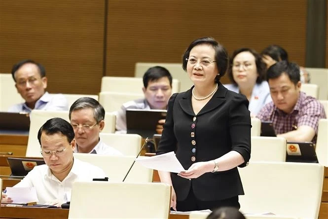 越南内务部部长范氏青茶发言。图自越通社