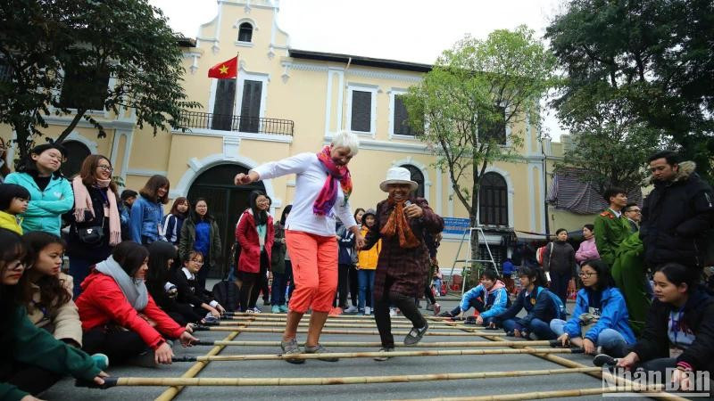 河内还剑胡步行街。图自越通社