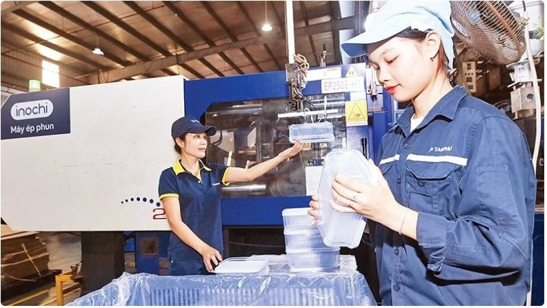工业生产目前是吸引外国直接投资（FDI）最多的行业之一。图自越南人民报