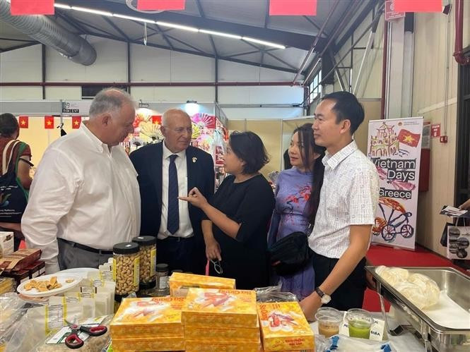 越南展区包括越南驻希腊大使馆和三家越南企业的展位。图自越通社
