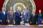 越南国会副主席陈光方会见美国众议院跨党派议员代表团。图自越通社