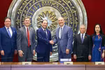 越南国会副主席陈光方会见美国众议院跨党派议员代表团。图自越通社