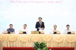 政府办公主任陈文山主持发布会。图自越通社
