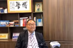 香港中文大学教授、香港立法会议员黄锦辉在接受越通社驻港记者采访。图自越通社