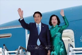 越南国家主席梁强偕夫人及越南高级代表团离开纽约,圆满结束赴美出席第80届联合国大会高级别一般性辩论之行。图自越通社