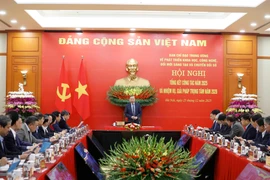 越共中央总书记苏林在会议上发表讲话。图自越通社