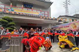 大恩寺落成剪彩仪式。图自越通社