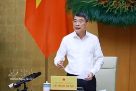 越南政府总理黎明兴主持召开2026年7月份政府例行会议。图自越通社