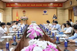 5月23日，越南卫生部召开全国视频会议，评估医药领域打击走私、商业欺诈和假冒商品工作的实施进展。图自《财政时报》 