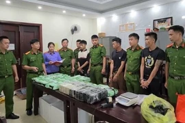 乂安省警方破获一起跨国贩毒大案 缴获60块海洛因和37公斤冰毒