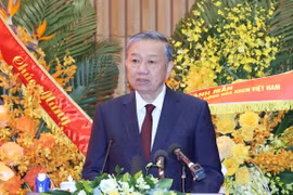 越共中央总书记苏林出席在河内举行的纪念越南人民检察机关成立65周年庆典并发表重要讲话。图自越通社