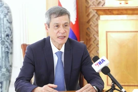 越南驻柬埔寨大使阮明宇接受越通社记者的采访。图自越通社