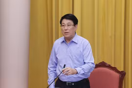 越南国家主席梁强与国家主席办公厅召开2025年6月工作总结暨7月工作任务部署会议。图自越通社