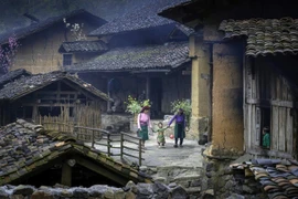 程墙土屋是越南最北端这片土地上赫蒙族、瑶族、岱依族三个民族的文化符号。图自《越南之声》