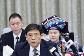 崇左市委副书记、市长迟威回答越通社记者的提问。图自越通社