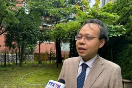 日本东京科学院电子学系副主任范南海。图自越通社