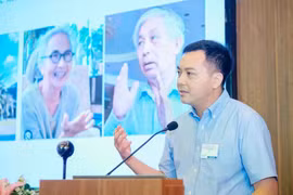 越南航天中心副教授范玉叠在研讨会上发言。图自越通社