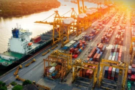 2025年第二季度越南实际GDP同比增长7.96%，远高于彭博社预测的6.85%以及UOB原本预测的6.1%。图自越通社